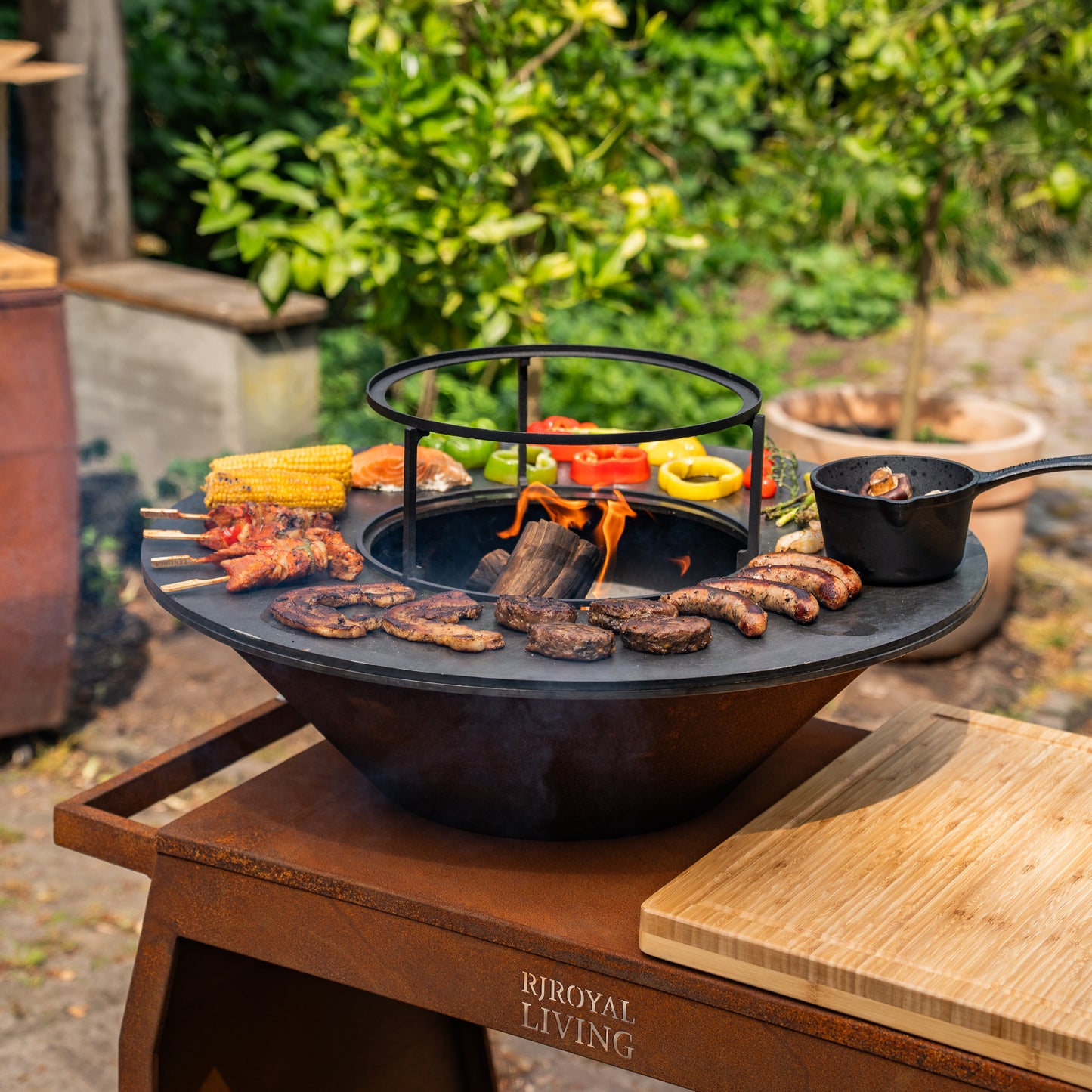 BBQ Plancha Grill Big Jack Cortenstahl 2.0 - Mit Schürhaken und Holzablage - inkl. Schneidebrett