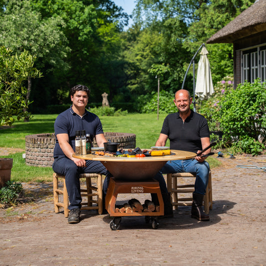 BBQ Plancha Grill Brasero Feuerschale Cortenstahl mit Backblech Ø80cm und Mesa (Holzrahmen) große Räder, Holzlager