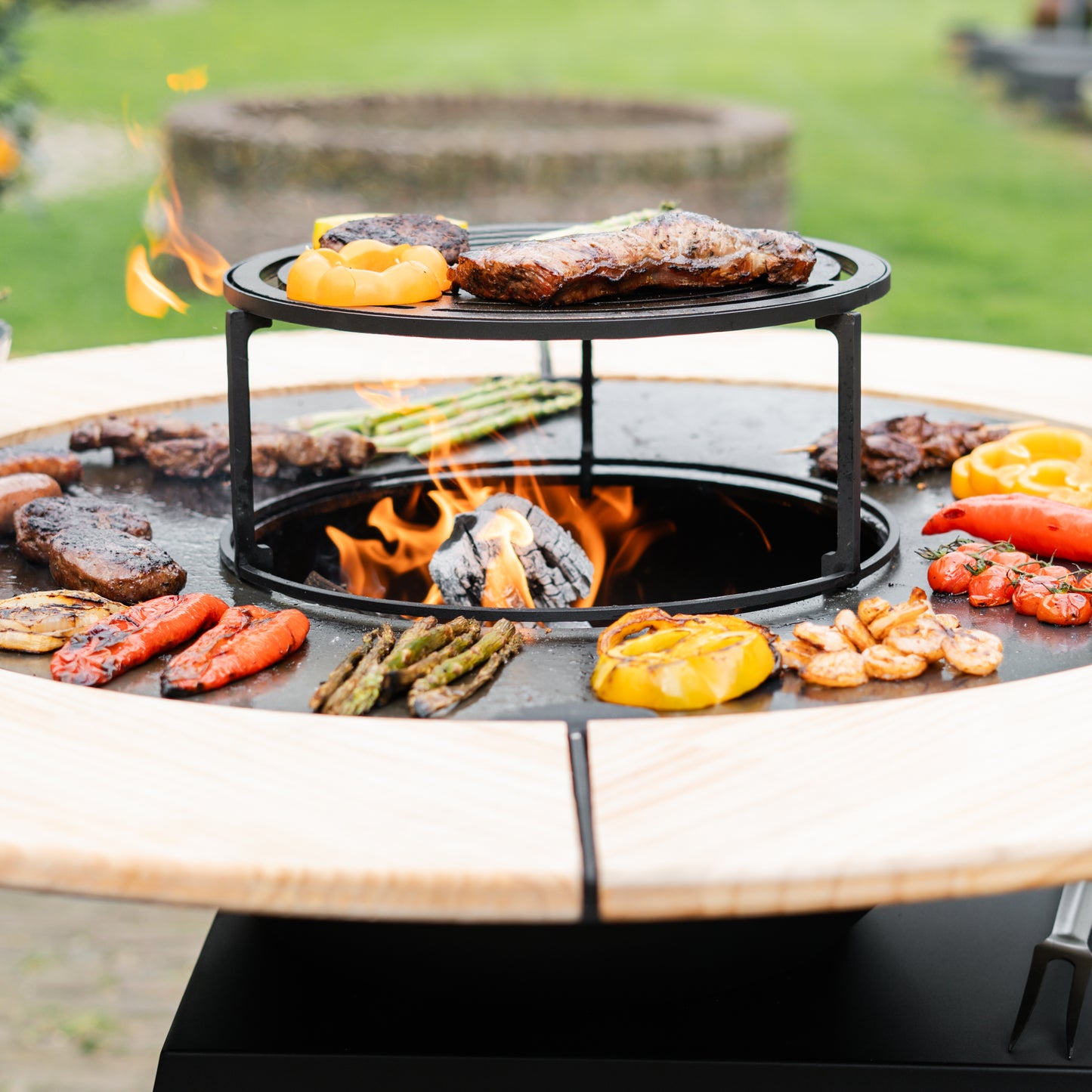 BBQ Plancha Grill Compañero XXL 2.0 Blackline - Mit Holzumrandung Mesa