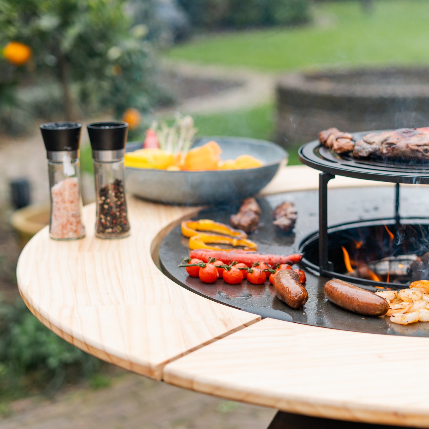 BBQ Plancha Grill Compañero XXL 2.0 Cortenstahl - Mit Holzumrandung Mesa