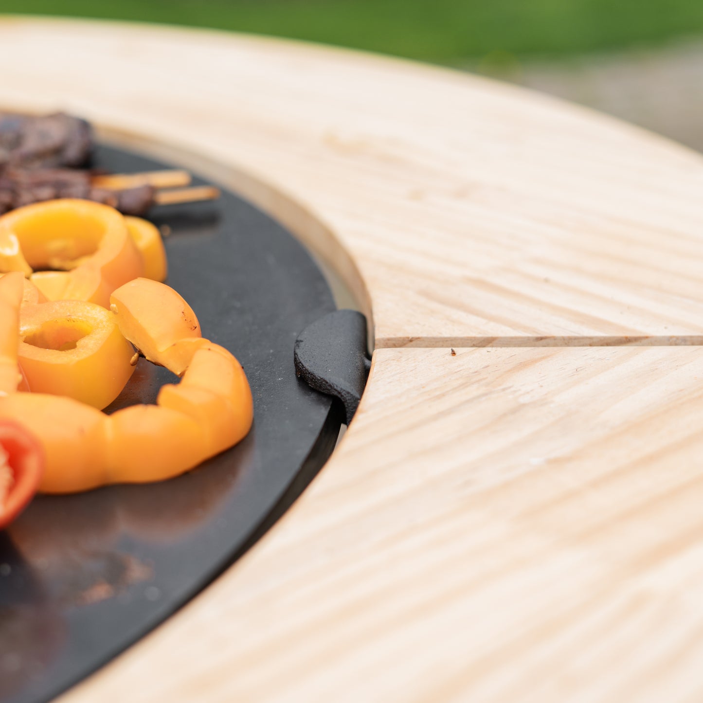 BBQ Plancha Grill Compañero XXL 2.0 Cortenstahl - Mit Holzumrandung Mesa