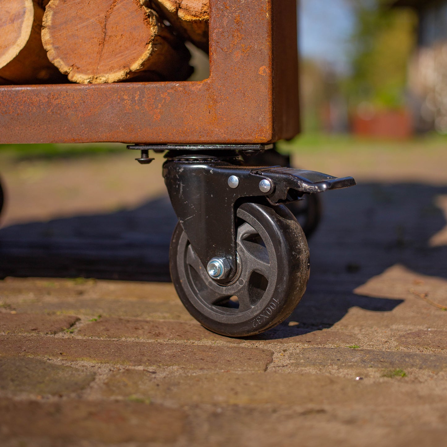 BBQ Plancha Grill Maestro Ø70cm Cortenstahl – Mit Holzumrandung Plancha Mesa