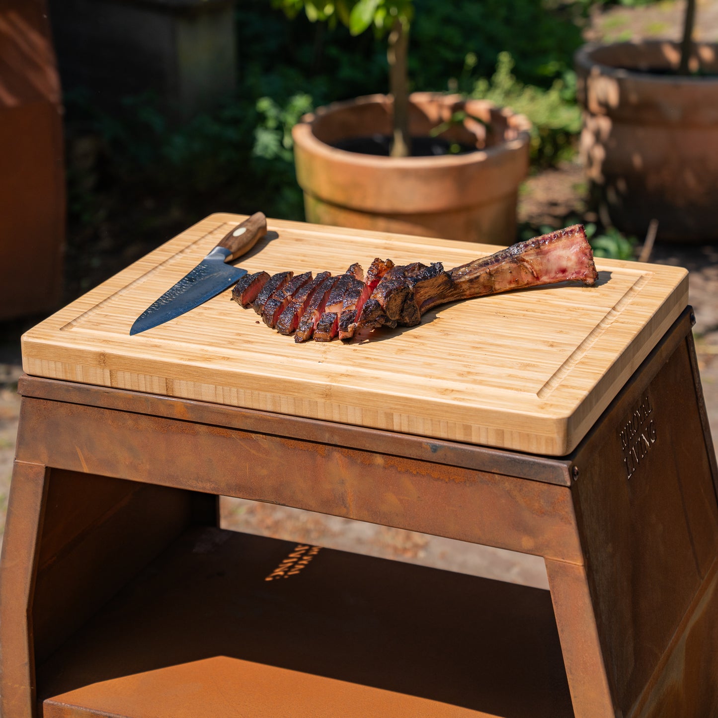 BBQ Plancha Tisch - Tabla Cortar Cortenstahl - Mit Schneidbrett