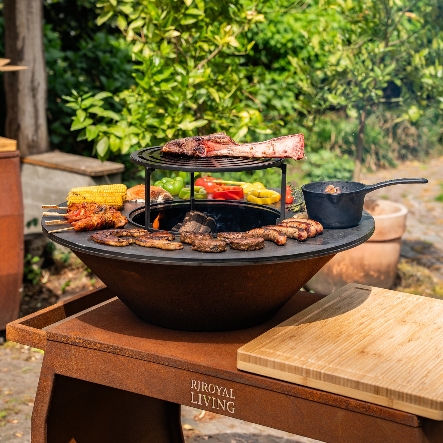 BBQ Plancha Grill Big Jack Cortenstahl 2.0 - Mit Schürhaken und Holzablage - inkl. Schneidebrett
