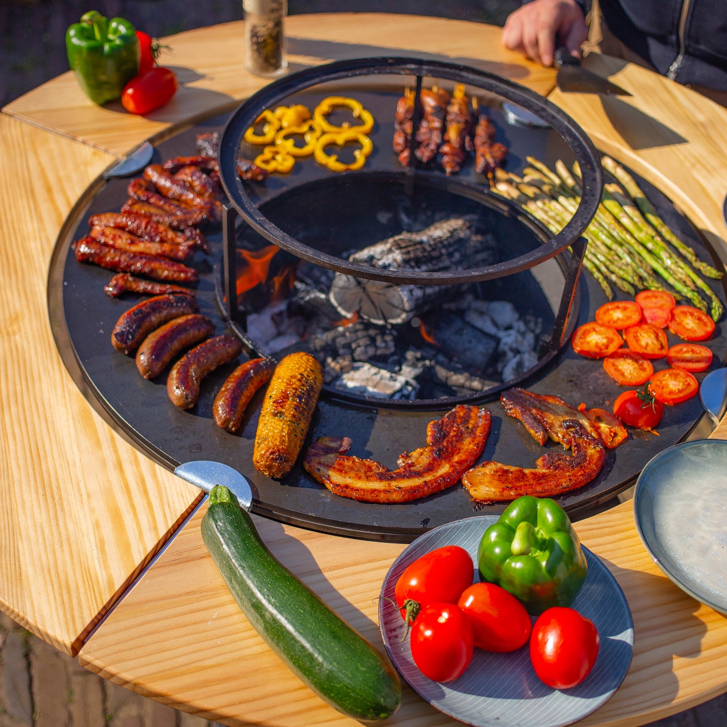BBQ Plancha Grill Maestro Ø70cm Blackline – Mit Holzumrandung Plancha Mesa