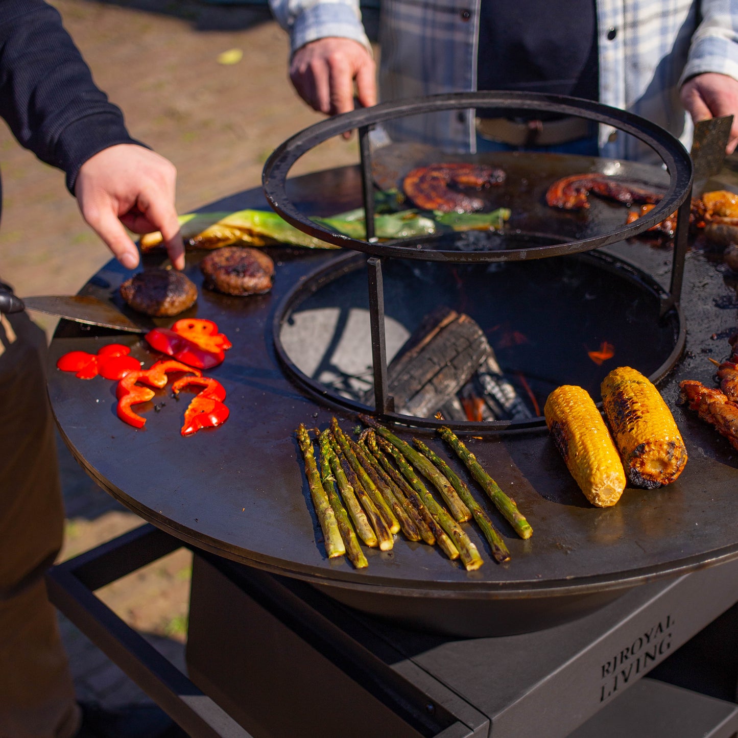 BBQ Plancha Grill Maestro XXL Ø80cm Blackline – Mit Schürhaken und Holzaufbewahrung